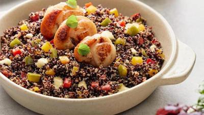 Ensalada de quinoa roja y vieiras con Salsa Miel Mostaza Risso